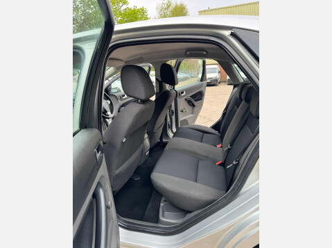 Ford Focus 1.6 Zetec 5dr 18