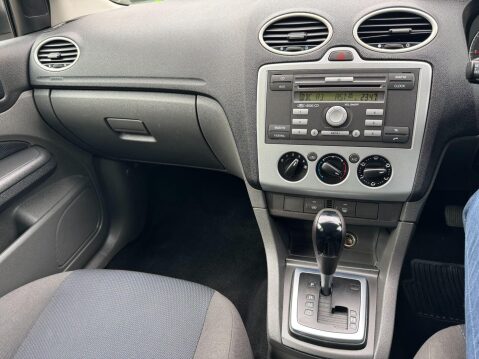 Ford Focus 1.6 Zetec 5dr 30