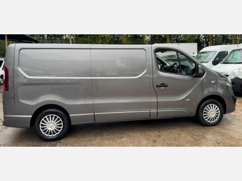 Vauxhall Vivaro 1.6 CDTi 2900 Sportive L2 H1 Euro 6 5dr 9