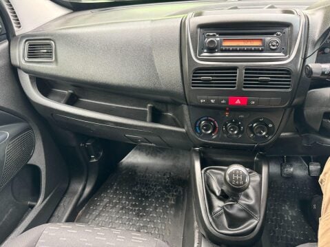 Vauxhall Combo 1.3 CDTi 2000 16v Sportive FWD L1 H1 3dr 30