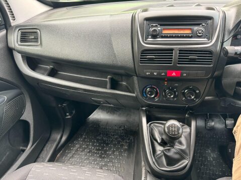 Vauxhall Combo 1.3 CDTi 2000 16v Sportive FWD L1 H1 3dr 30