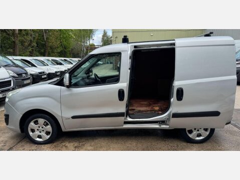 Vauxhall Combo 1.3 CDTi 2000 16v Sportive FWD L1 H1 3dr 22