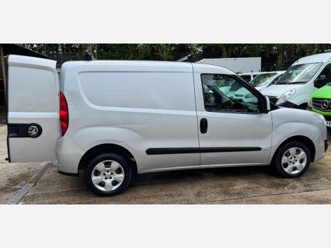 Vauxhall Combo 1.3 CDTi 2000 16v Sportive FWD L1 H1 3dr 7