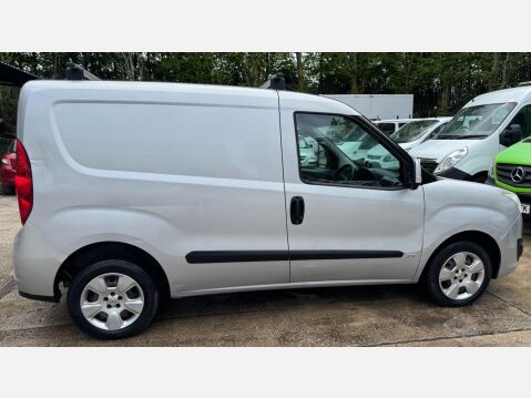 Vauxhall Combo 1.3 CDTi 2000 16v Sportive FWD L1 H1 3dr 8