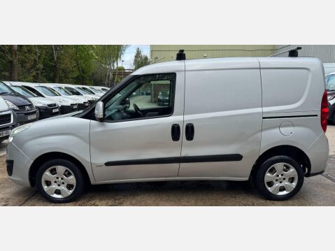 Vauxhall Combo 1.3 CDTi 2000 16v Sportive FWD L1 H1 3dr 21