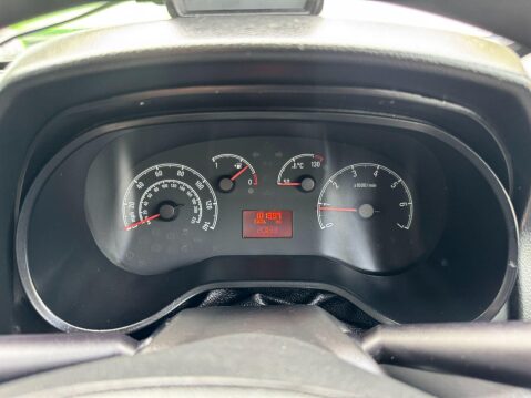 Vauxhall Combo 1.3 CDTi 2000 16v Sportive FWD L1 H1 3dr 29