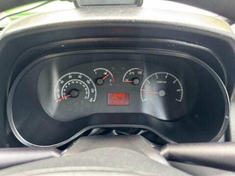 Vauxhall Combo 1.3 CDTi 2000 16v Sportive FWD L1 H1 3dr 29
