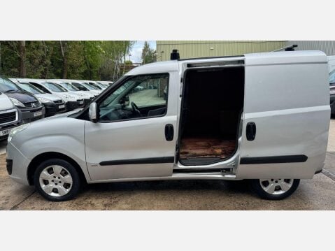 Vauxhall Combo 1.3 CDTi 2000 16v Sportive FWD L1 H1 3dr 22