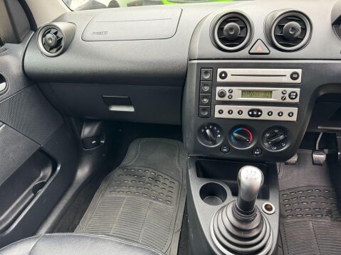 Ford Fiesta 1.4 Ghia 3dr 28