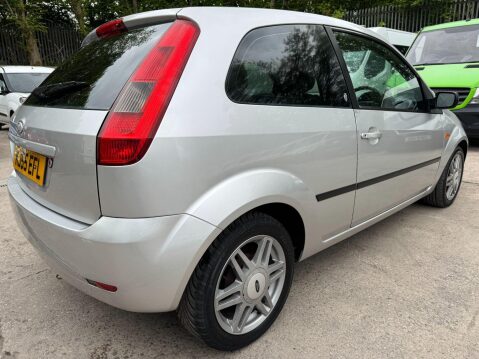 Ford Fiesta 1.4 Ghia 3dr 11