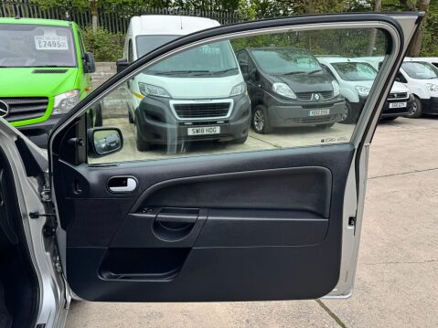 Ford Fiesta 1.4 Ghia 3dr 23