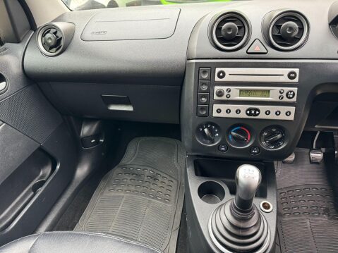 Ford Fiesta 1.4 Ghia 3dr 28