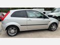 Ford Fiesta 1.4 Ghia 3dr 9