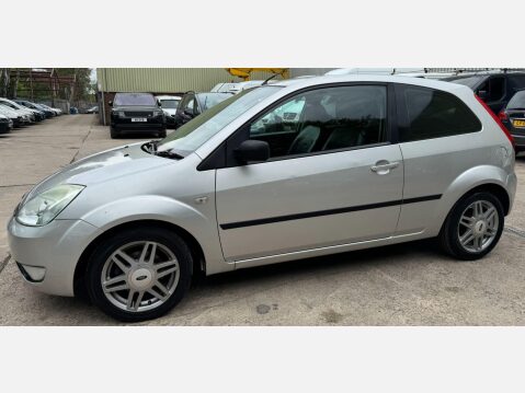 Ford Fiesta 1.4 Ghia 3dr 19
