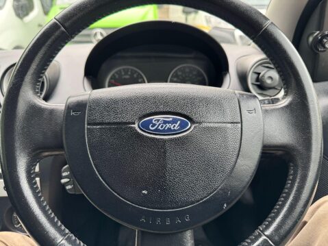 Ford Fiesta 1.4 Ghia 3dr 26