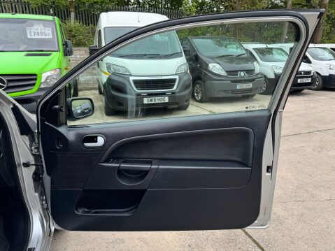 Ford Fiesta 1.4 Ghia 3dr 23