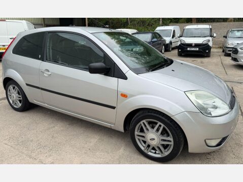 Ford Fiesta 1.4 Ghia 3dr 6