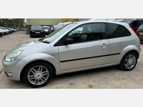 Ford Fiesta 1.4 Ghia 3dr 19