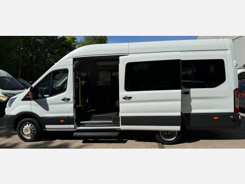 Ford Transit 2.2 TDCi 460 HDT Trend L4 H3 5dr (17 seats) 21