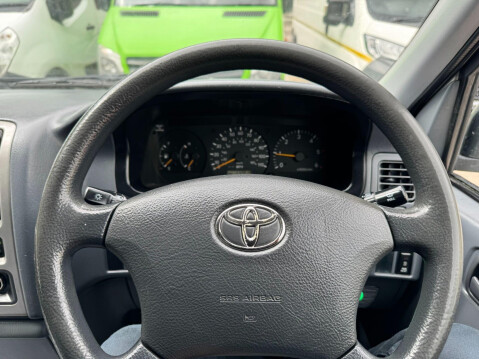 Toyota Hiace 2.5 280 D-4D RWD L1 H1 4dr 23