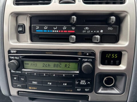 Toyota Hiace 2.5 280 D-4D RWD L1 H1 4dr 29