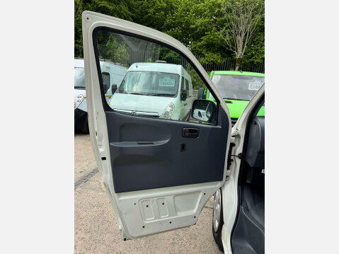 Toyota Hiace 2.5 280 D-4D RWD L1 H1 4dr 31