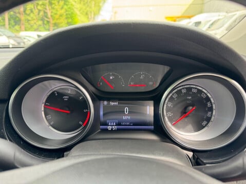 Vauxhall Astra 1.6 CDTi BlueInjection Elite Nav Sports Tourer Euro 6 (s/s) 5dr 31