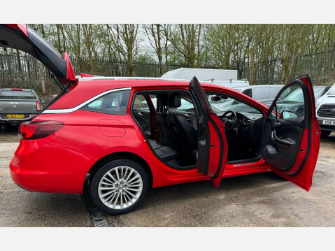 Vauxhall Astra 1.6 CDTi BlueInjection Elite Nav Sports Tourer Euro 6 (s/s) 5dr 9