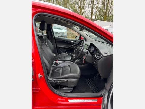 Vauxhall Astra 1.6 CDTi BlueInjection Elite Nav Sports Tourer Euro 6 (s/s) 5dr 29