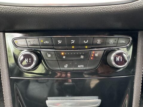 Vauxhall Astra 1.6 CDTi BlueInjection Elite Nav Sports Tourer Euro 6 (s/s) 5dr 35