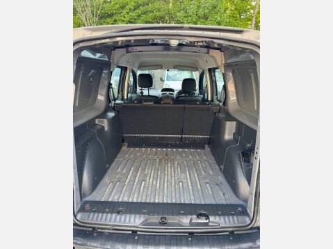 Renault Kangoo 1.5 LL21 dCi Phase 2 Crew Van FWD L3 H1 6dr 13
