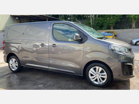 Peugeot Expert 2.0 BlueHDi 1400 Professional Plus Standard Panel Van MWB Euro 6 (s/s) 6dr 6