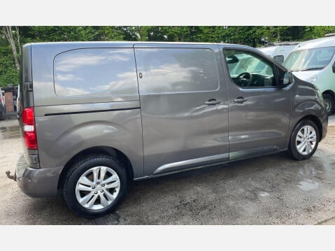 Peugeot Expert 2.0 BlueHDi 1400 Professional Plus Standard Panel Van MWB Euro 6 (s/s) 6dr 9