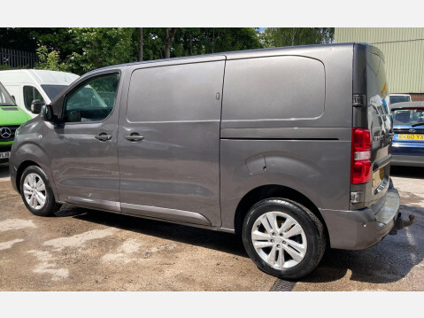 Peugeot Expert 2.0 BlueHDi 1400 Professional Plus Standard Panel Van MWB Euro 6 (s/s) 6dr 14