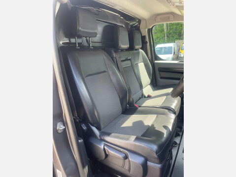 Peugeot Expert 2.0 BlueHDi 1400 Professional Plus Standard Panel Van MWB Euro 6 (s/s) 6dr 24