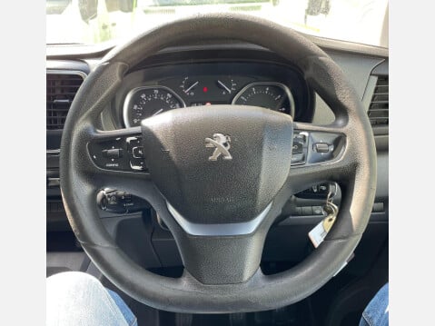 Peugeot Expert 2.0 BlueHDi 1400 Professional Plus Standard Panel Van MWB Euro 6 (s/s) 6dr 26