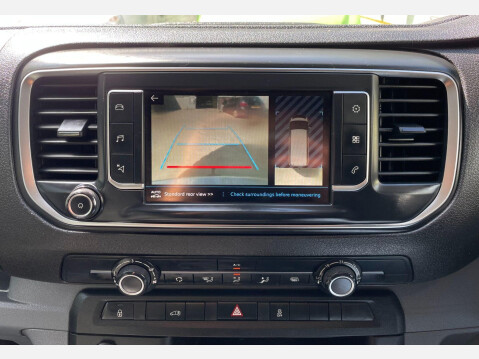 Peugeot Expert 2.0 BlueHDi 1400 Professional Plus Standard Panel Van MWB Euro 6 (s/s) 6dr 29