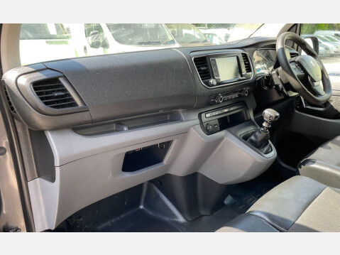 Peugeot Expert 2.0 BlueHDi 1400 Professional Plus Standard Panel Van MWB Euro 6 (s/s) 6dr 33