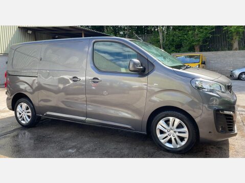 Peugeot Expert 2.0 BlueHDi 1400 Professional Plus Standard Panel Van MWB Euro 6 (s/s) 6dr 6