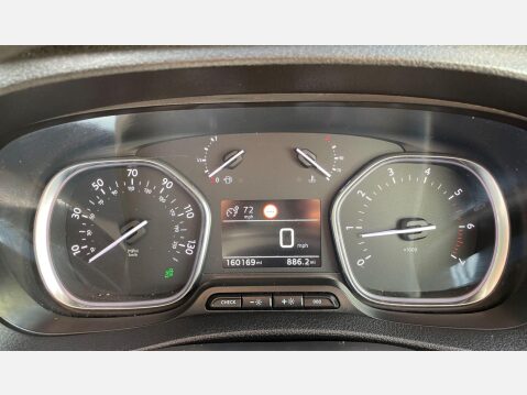 Peugeot Expert 2.0 BlueHDi 1400 Professional Plus Standard Panel Van MWB Euro 6 (s/s) 6dr 27