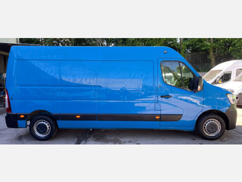 Renault Master 2.3 dCi ENERGY 35 Business FWD LWB Medium Roof Euro 6 (s/s) 4dr 7