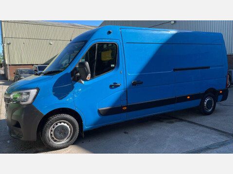 Renault Master 2.3 dCi ENERGY 35 Business FWD LWB Medium Roof Euro 6 (s/s) 4dr 18