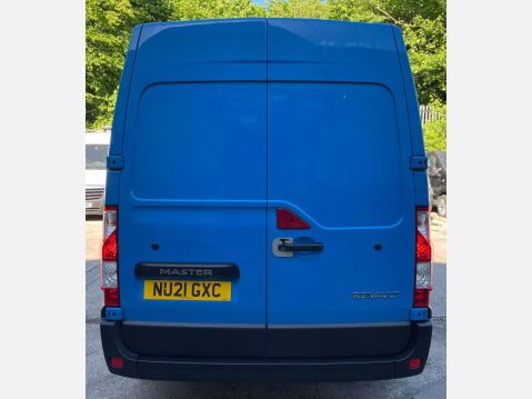 Renault Master 2.3 dCi ENERGY 35 Business FWD LWB Medium Roof Euro 6 (s/s) 4dr 10