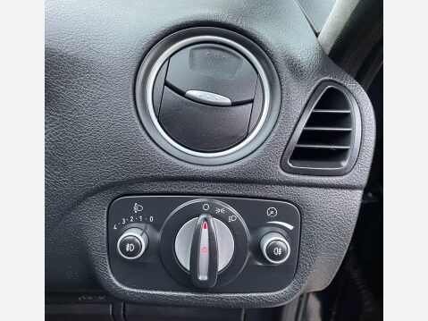 Ford S-Max 2.0 Zetec Euro 5 5dr 29