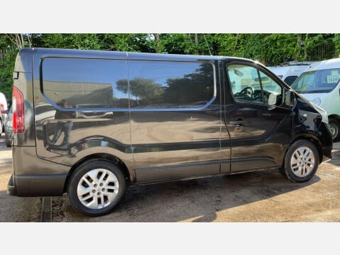 Renault Trafic 1.6 dCi 27 Sport Nav SWB Standard Roof Euro 6 5dr 8