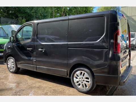 Renault Trafic 1.6 dCi 27 Sport Nav SWB Standard Roof Euro 6 5dr 14