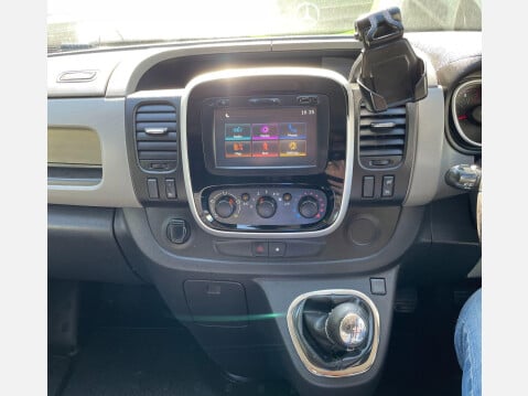 Renault Trafic 1.6 dCi 27 Sport Nav SWB Standard Roof Euro 6 5dr 30