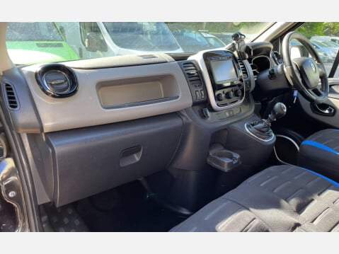 Renault Trafic 1.6 dCi 27 Sport Nav SWB Standard Roof Euro 6 5dr 37