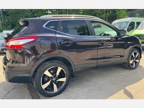 Nissan Qashqai 1.2 DIG-T n-tec+ 2WD Euro 6 (s/s) 5dr 17