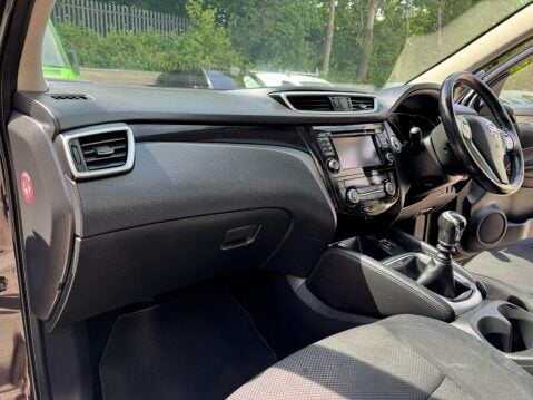 Nissan Qashqai 1.2 DIG-T n-tec+ 2WD Euro 6 (s/s) 5dr 29
